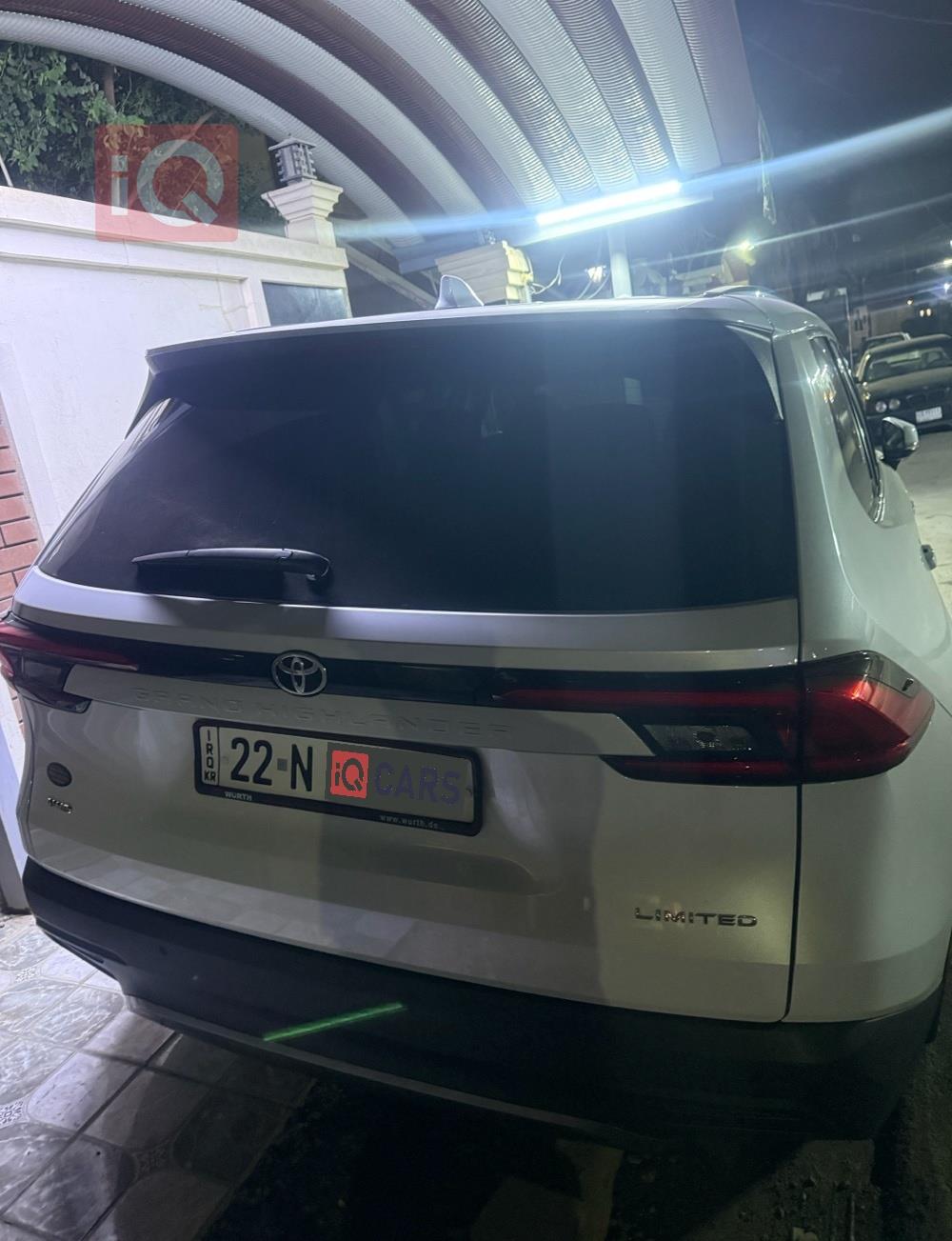 تۆیۆتا گراند هایلاندەر